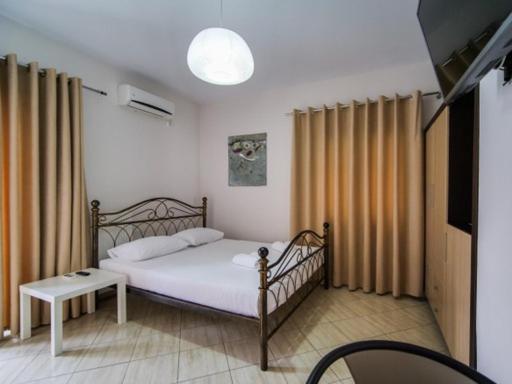 Vironas Hotel Himarë Exteriér fotografie
